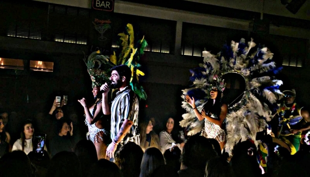 מורנגו רקדניות ברזילאיות יחד עם רותם כהן