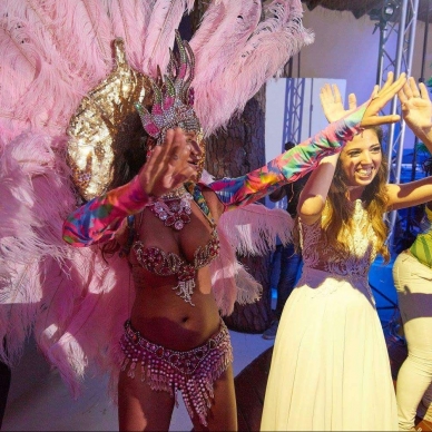 רקדניות לחתונה בקצב ברזילאי מטורף